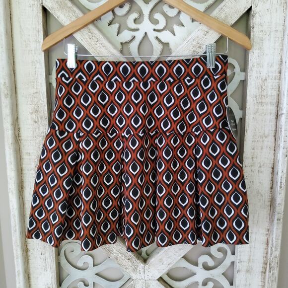 Jolie & Joy Women's Junior Pullon Elastic Waist Pleated Mini Skirt in Geometric - Picture 1 of 6